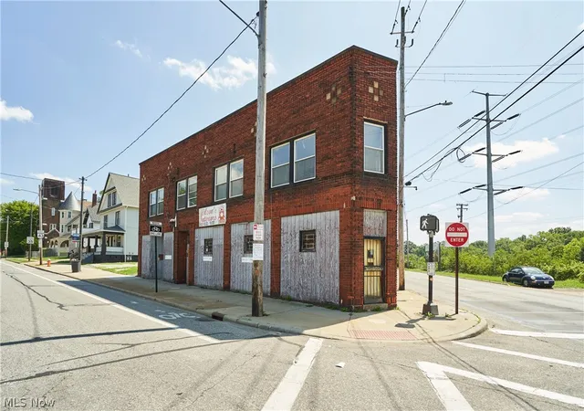 Listing Photo 3 - Condo for sale in building located at 9100 Miles Ave, Cleveland, OH 44105
