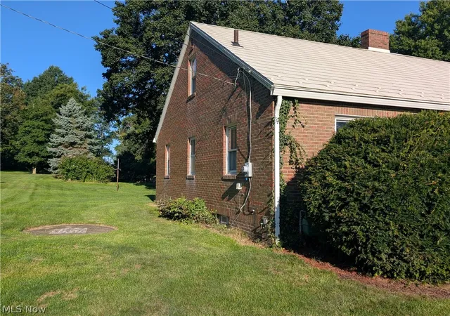 Photo 3 of Single family home for sale at 295 N Church St, Dalton, OH 44618 | MLS# 5236164 | Listing updated on 2026-09-08