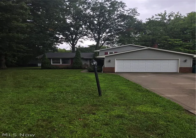 Photo 1 of Single family home for sale at 8218 Comet Ct, Mentor, OH 44060 | MLS# 5235820 | Listing updated on 2026-10-04