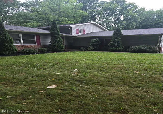 Photo 2 of Single family home for sale at 8218 Comet Ct, Mentor, OH 44060 | MLS# 5235820 | Listing updated on 2026-10-04