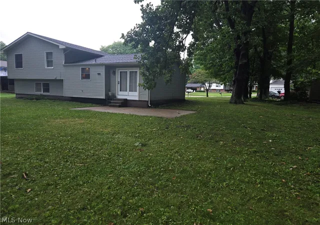 Photo 3 of Single family home for sale at 8218 Comet Ct, Mentor, OH 44060 | MLS# 5235820 | Listing updated on 2026-10-04