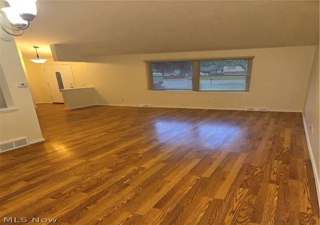 Photo 3 of Single family home for sale at 8218 Comet Ct, Mentor, OH 44060 | MLS# 5235820 | Listing updated on 2026-10-04