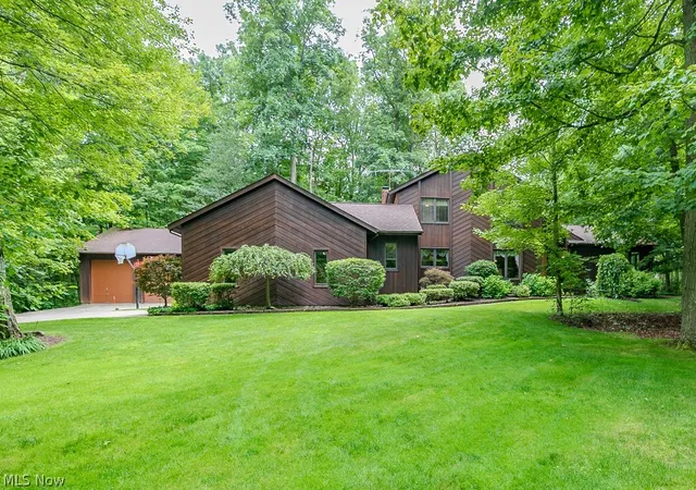 Photo 2 of Single family home for sale at 9731 Riverwood Ln, Chagrin Falls, OH 44023 | MLS# 5235484 | Listing updated on 2026-09-09