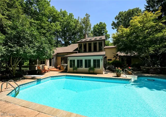 Photo 3 of Sale Pending at 11197 Arrowhead Dr, Grafton, OH 44044 | MLS# 5207159 | Listing updated on 2026-10-03