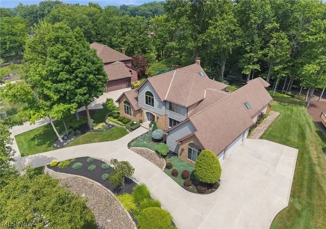 Photo 2 of Sale Pending at 10683 Tudor Cir, North Royalton, OH 44133 | MLS# 5229910 | Listing updated on 2026-10-02