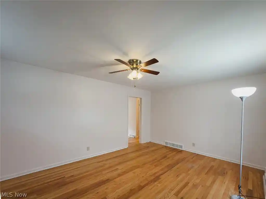 Photo 4 of Single family home for sale at 890 Independence Ave, Akron, OH 44310 | MLS# 5234861 | Listing updated on 2026-10-27