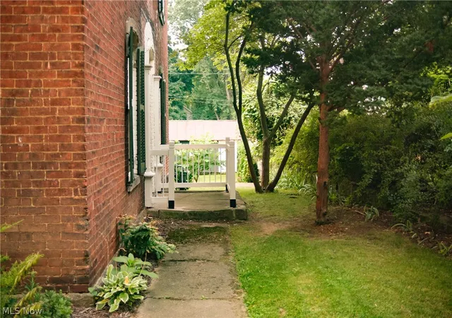 Photo 2 of Sale Pending at 102 E Lamartine St, Mount Vernon, OH 43050 | MLS# 5235319 | Listing updated on 2026-09-02