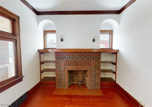 Listing Photo 5 - Condo for sale in building located at 4028 Schiller Ave, Cleveland, OH 44109