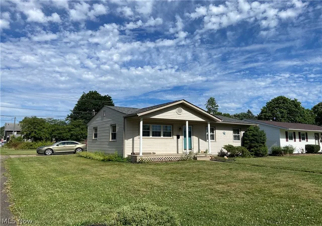 Photo 1 of Sale Pending at 917 Kaderly St Nw, New Philadelphia, OH 44663 | MLS# 5235279 | Listing updated on 2026-09-02