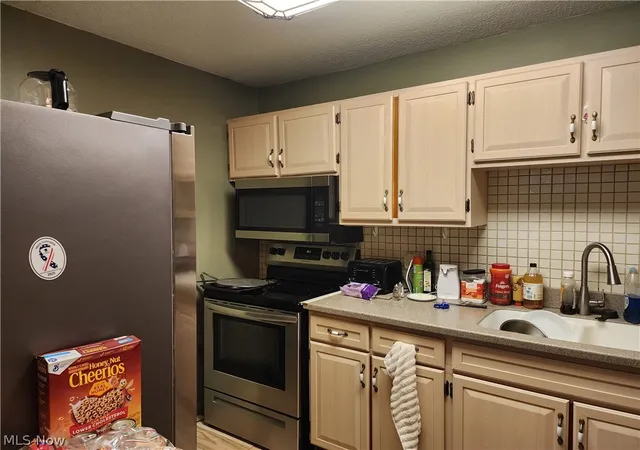 Photo 3 of Condo for sale at 25801 Lakeshore Blvd #20, Euclid, OH 44132 | MLS# 5235698 | Listing updated on 2026-09-02