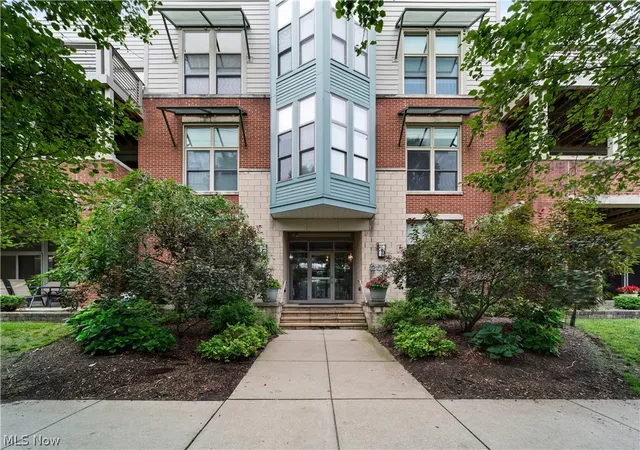 Condo for sale at 2079 Random Rd #102, Cleveland, OH 44106 | MLS# 5236275