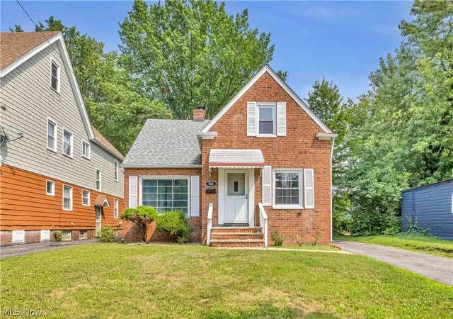 Photo 1 of Sale Pending at 900 Eloise Dr, Cleveland, OH 44112 | MLS# 5234844 | Listing updated on 2026-09-11