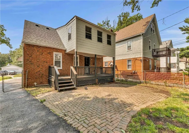 Photo 3 of Sale Pending at 900 Eloise Dr, Cleveland, OH 44112 | MLS# 5234844 | Listing updated on 2026-09-11