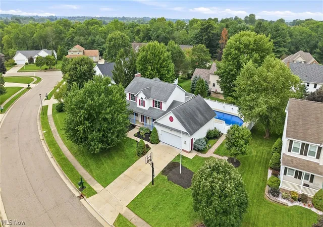 Photo 3 of Single family home for sale at 908 Sand Lot Cir, Louisville, OH 44641 | MLS# 5235664 | Listing updated on 2026-10-06