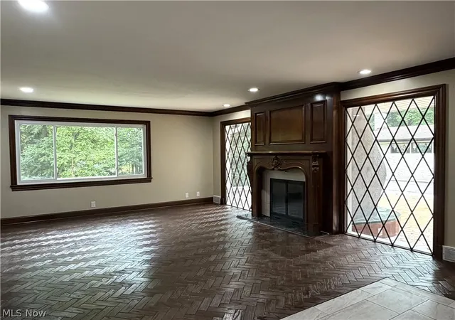 Photo 2 of Single family home for sale at 2120 Arms Dr, Girard, OH 44420 | MLS# 5236351 | Listing updated on 2026-09-30