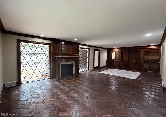 Photo 3 of Single family home for sale at 2120 Arms Dr, Girard, OH 44420 | MLS# 5236351 | Listing updated on 2026-09-30