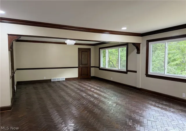 Photo 4 of Single family home for sale at 2120 Arms Dr, Girard, OH 44420 | MLS# 5236351 | Listing updated on 2026-09-30