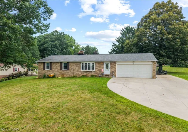 Photo 2 of Single family home for sale at 6641 Hillfield St Nw, North Canton, OH 44720 | MLS# 5236304 | Listing updated on 2026-09-28