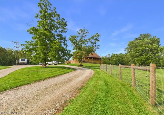 Photo 3 of Single family home for sale at 827 Darnold Rd, Vincent, OH 45784 | MLS# 5236332 | Listing updated on 2026-09-04