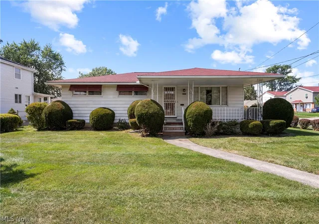 Photo 2 of Single family home for sale at 2824 Oberlin Ave, Lorain, OH 44052 | MLS# 5235577 | Listing updated on 2026-09-25