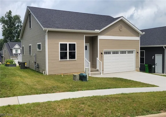 Photo 3 of Single family home for sale at 385 Thorn Way, Doylestown, OH 44230 | MLS# 5236401 | Listing updated on 2026-09-21
