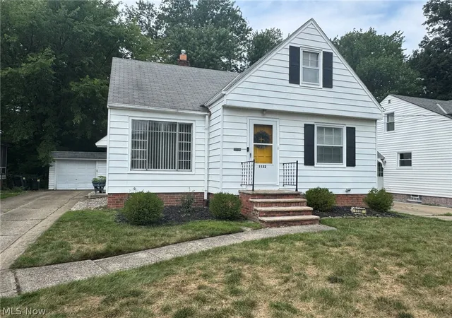 Photo 2 of Single family home for sale at 1132 Gordon Rd, Cleveland, OH 44124 | MLS# 5236044 | Listing updated on 2026-09-23