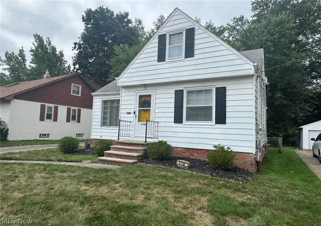 Photo 3 of Single family home for sale at 1132 Gordon Rd, Cleveland, OH 44124 | MLS# 5236044 | Listing updated on 2026-09-23