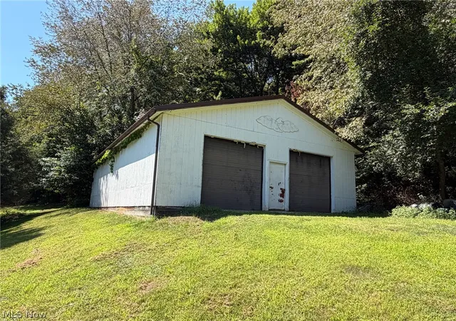 Photo 4 of Sale Pending at 32700 Patterson Rd, Bowerston, OH 44695 | MLS# 5236425 | Listing updated on 2026-09-04