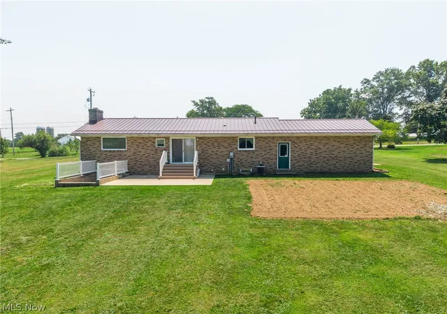 Photo 4 of Sale Pending at 14138 Nussbaum Rd, Dalton, OH 44618 | MLS# 5235723 | Listing updated on 2026-09-11