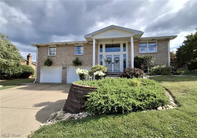 Photo 2 of Single family home for sale at 136 Tera Manor, Steubenville, OH 43953 | MLS# 5235168 | Listing updated on 2026-09-20