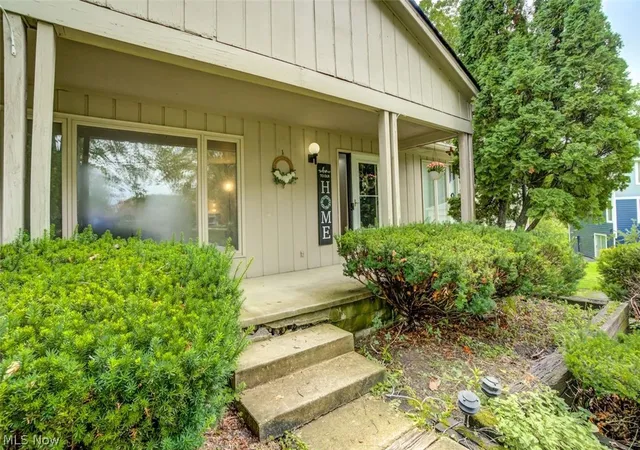 Photo 2 of Sale Pending at 17444 Long Meadow Trl, Chagrin Falls, OH 44023 | MLS# 5236340 | Listing updated on 2026-09-10