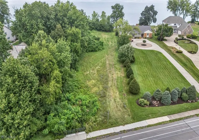 Photo 3 of Land for sale at E Lake Rd, Sheffield Lake, OH 44054 | MLS# 5235008 | Listing updated on 2026-09-09