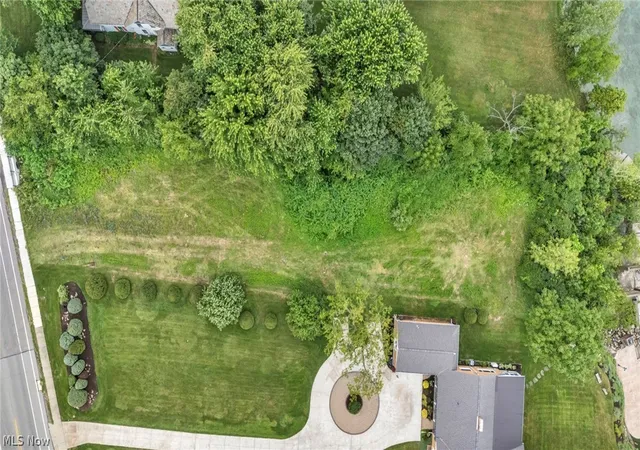 Photo 4 of Land for sale at E Lake Rd, Sheffield Lake, OH 44054 | MLS# 5235008 | Listing updated on 2026-09-09