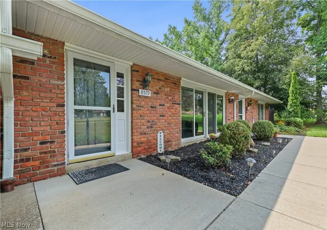 Photo 1 of Condo for sale at 8579 Tanglewood Trl, Chagrin Falls, OH 44023 | MLS# 5236241 | Listing updated on 2026-09-04