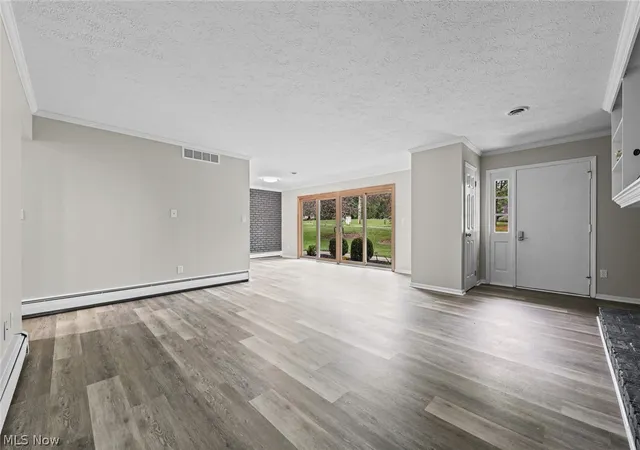 Listing Photo 5 - Condo for sale in building located at 8579 Tanglewood Trl, Chagrin Falls, OH 44023