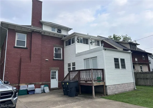 Photo 2 of Sale Pending at 170 Woodbine Ave Se, Warren, OH 44483 | MLS# 5235409 | Listing updated on 2026-09-10