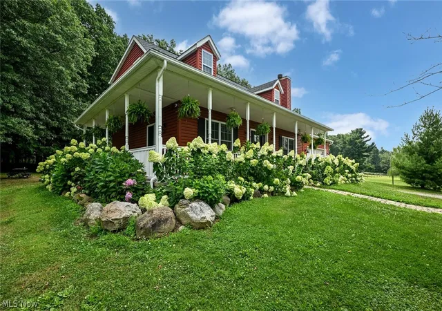Photo 3 of Single family home for sale at 1089 Center Rd, Clinton, OH 44216 | MLS# 5236140 | Listing updated on 2026-09-15