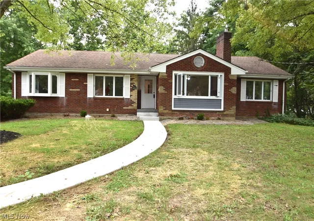 Photo 1 of Single family home for sale at 5347 Old Oxford Ln, Youngstown, OH 44512 | MLS# 5228962 | Listing updated on 2026-09-14