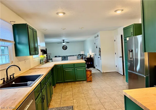 Photo 3 of Single family home for sale at 118 Northwood Dr, Dover, OH 44622 | MLS# 5236334 | Listing updated on 2026-09-30