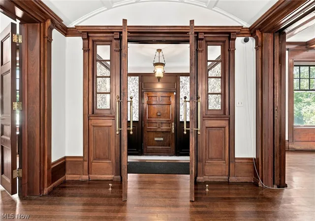 Photo 3 of Single family home for sale at 1835 N Park Blvd, Cleveland, OH 44106 | MLS# 5233603 | Listing updated on 2026-09-28