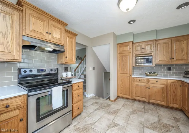 Photo 4 of Single family home for sale at 496 Howe Rd, Kent, OH 44240 | MLS# 5236478 | Listing updated on 2026-09-23