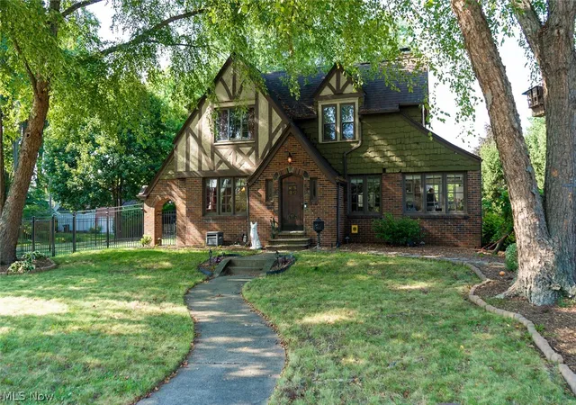 Photo 2 of Single family home for sale at 421 21st Street Nw, Canton, OH 44709 | MLS# 5235587 | Listing updated on 2026-09-08