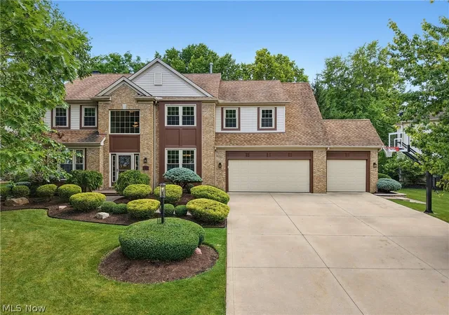Photo 1 of Sale Pending at 15097 Scarlet Oak Trl, Strongsville, OH 44149 | MLS# 5229758 | Listing updated on 2026-09-03