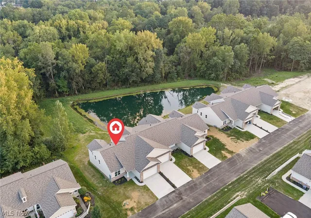 Listing Photo 4 - Condo for sale in building located at 1115 Queen Anne Dr NW, Massillon, OH 44647