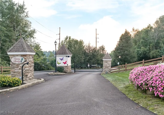 Photo 3 of Condo for sale at 1119 Queen Anne Dr Nw, Massillon, OH 44647 | MLS# 5236068 | Listing updated on 2026-10-05