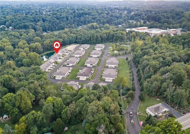 Listing Photo 4 - Condo for sale in building located at 1119 Queen Anne Dr NW, Massillon, OH 44647