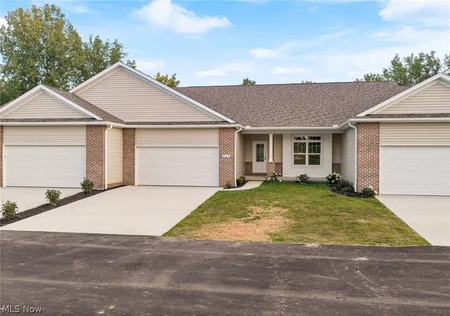 Photo 1 of Condo for sale at 1117 Queen Anne Dr Nw, Massillon, OH 44647 | MLS# 5235963 | Listing updated on 2026-10-05