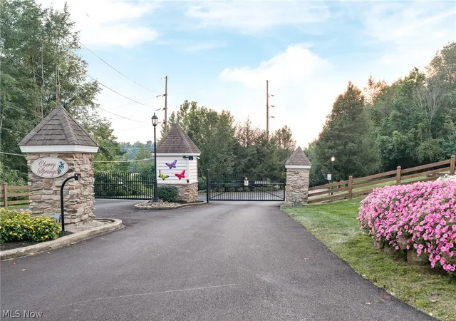 Photo 2 of Condo for sale at 1117 Queen Anne Dr Nw, Massillon, OH 44647 | MLS# 5235963 | Listing updated on 2026-10-05