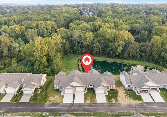 Listing Photo 4 - Condo for sale in building located at 1117 Queen Anne Dr NW, Massillon, OH 44647
