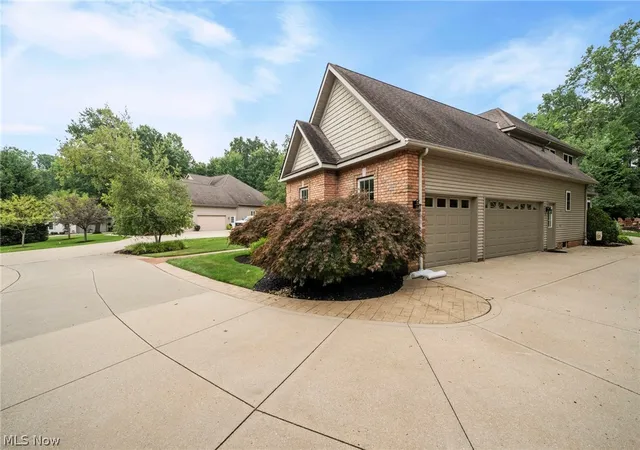 Photo 3 of Sale Pending at 9240 Chamberlin Rd, Twinsburg, OH 44087 | MLS# 5236148 | Listing updated on 2026-09-02